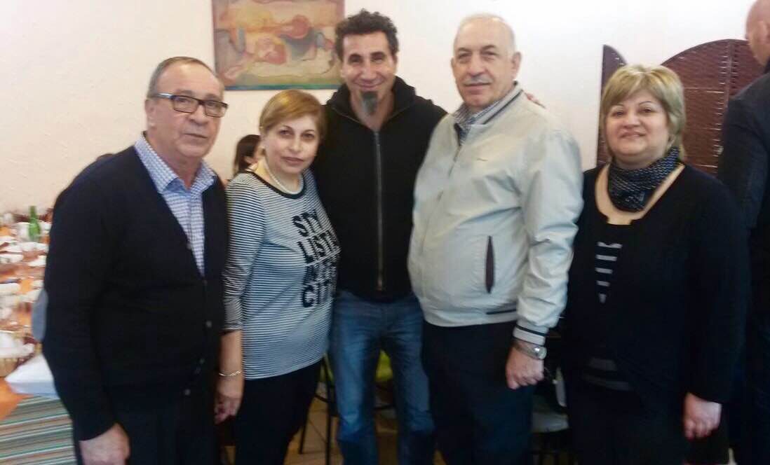 Հրաշալի մարդկանց եւ գործի պատմություն