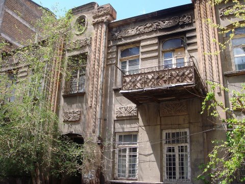 Քաղաքագրություն. «Մեռնում է հի՜ն, դարավոր Երեւանը»