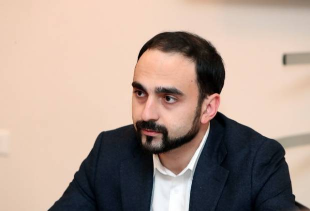 Տիգրան Ավինյանը թաղապետերի ջարդ է սկսել