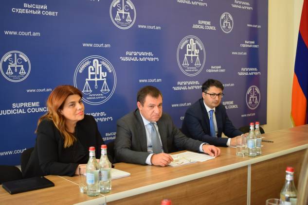 Դատավորները Վարդազարյանին առաջարկել են հրաժարական տալ