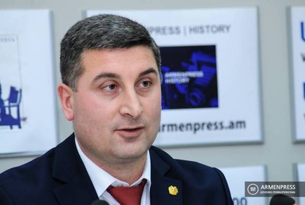 Կա՛մ պետք է ավագանիներն իրար հետ նստեն աշխատեն, կա՛մ պետք է նոր ընտրություն լինի 