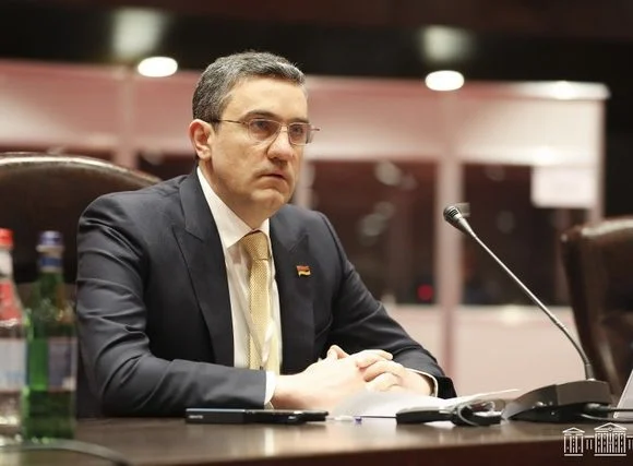 «Հրապարակ». Ընդդիմությունը տեղի տվեց իշխանական քմահաճություններին