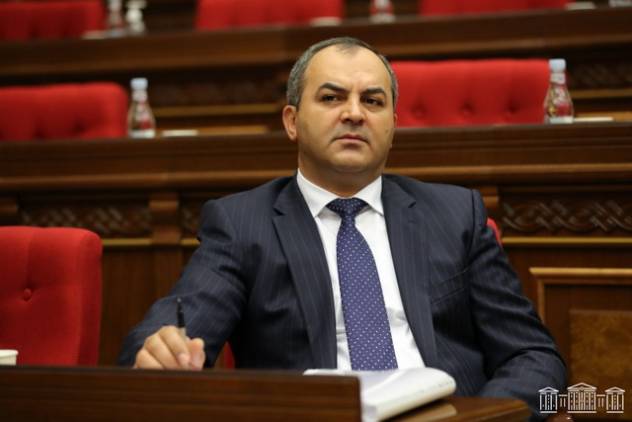 Արթուր Դավթյանը հեռանում է, փոխարինողներն ակտիվանում են