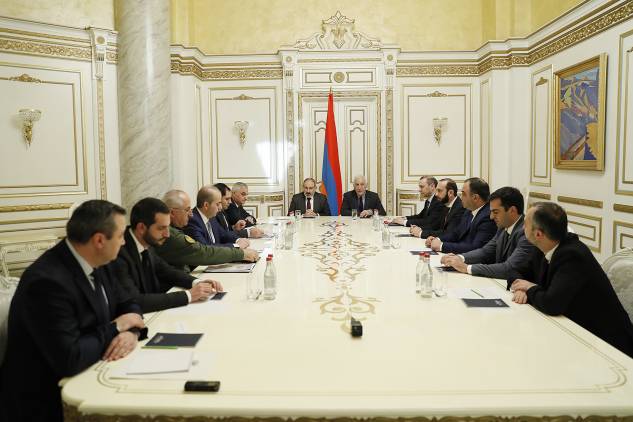 Արա՜, էս ադրբեջանցիք, փաստորեն, կռիվ են ուզում, իսկ մենք՝ խաղաղություն