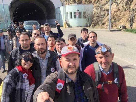 Ինչպես էր փոխվում թավիշը. Ապրիլի 2