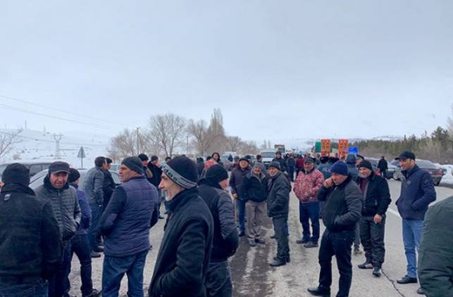 Եթե կառավարությունը չընդառաջեց, ճանապարհ փակելուց բացի ուրիշ քայլեր էլ կանենք
