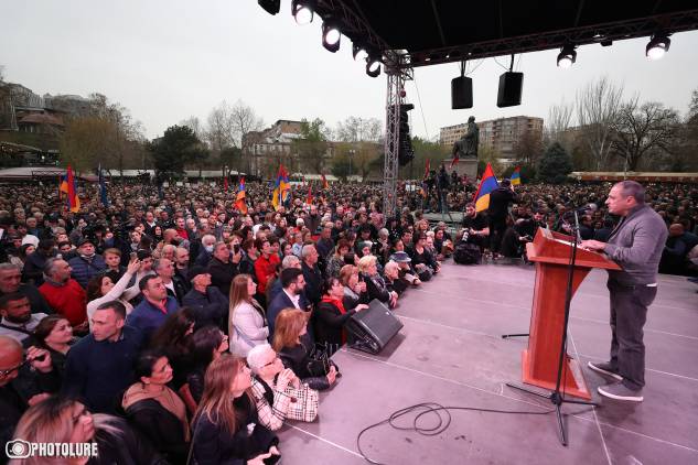 Ազատության հրապարակը ծանր դրության առաջ կանգնեցրեց ընդդիմությանը