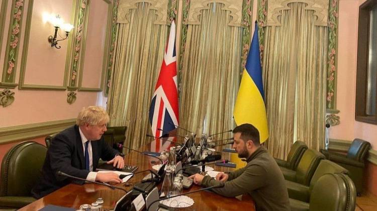 Բորիս Ջոնսոնը գնացել է Կիեւ, որ երկարաձգի՞ ռուս-ուկրաինական պատերազմը