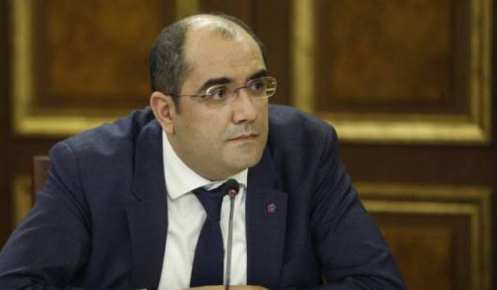 «Հրապարակ». Հրաչյա Ռոստոմյանը վերադառնում է