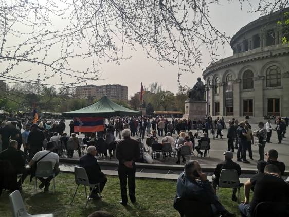 Ինչու միասին չեն գործում «Պատիվ ունեմ» ու «Հայաստան» խմբակցությունները