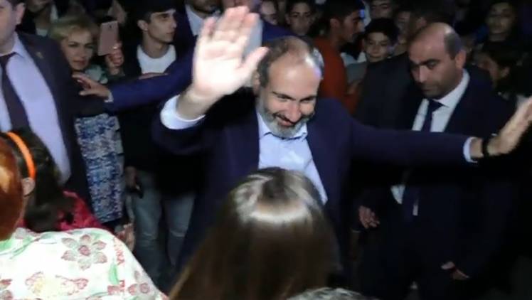 Այս պահին իշխանությունները՝ Փաշինյանի գլխավորությամբ, հարսանիքի են