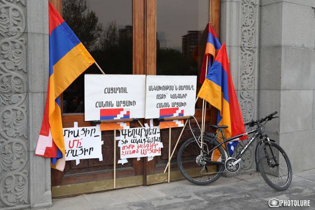 Այս պահին ոչ մեկն էլ Արցախի համար ոչինչ չի կարող անել` բացի Պուտինից
