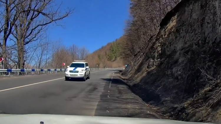 Առաջին դեպքը չէ, որ վարչապետի շարասյունը նման կերպ է երթևեկում (տեսանյութ)