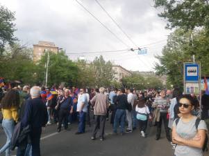 Մաշտոցի պողոտան բազմամարդ է