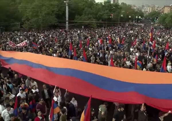 Ֆրանսիայի հրապարակում մեկ րոպե լռությամբ հարգեցին զոհված զինծառայողների հիշատակը