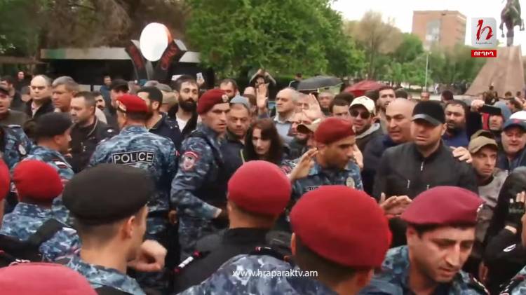 Փորձում էին բերման ենթարկել ԱԺ պատգամավորին