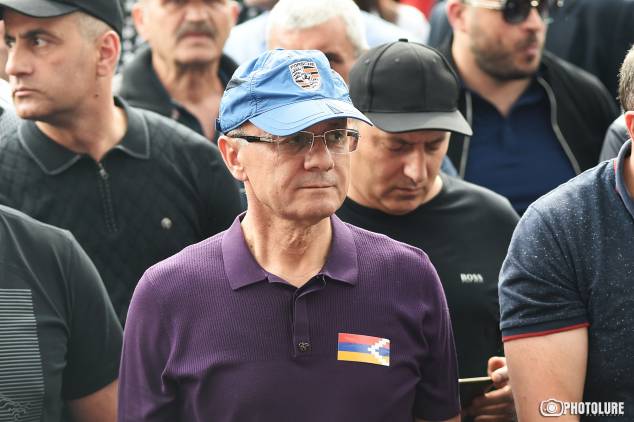 «Հրապարակ». Իրեն սահմանին ապրող ժողովրդի վիճակը չի հետաքրքրում, ինքը ոստիկանությունն ուռճացնում է՝ իր իշխանությունը պահելու համար