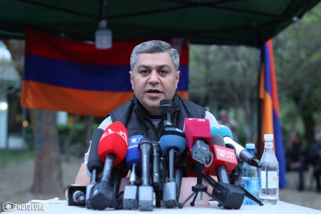 «Հրապարակ». Ասում են՝ 5 կետով ականջներդ քաշելու ենք, ասում եք՝ հա, բայց դեմքիս թքել չկա՞