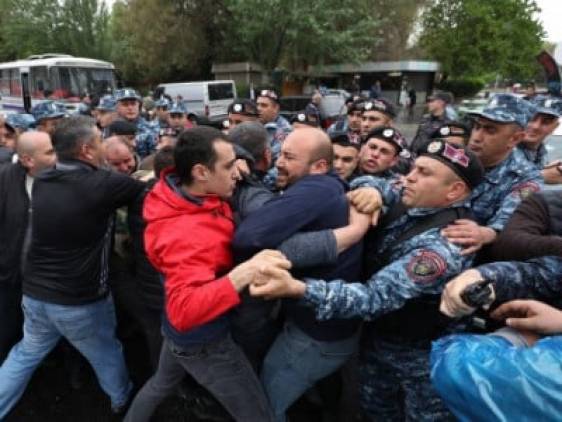 Քանի քաղաքացի է բերման ենթարկվել ժամը 12։00-ի դրությամբ