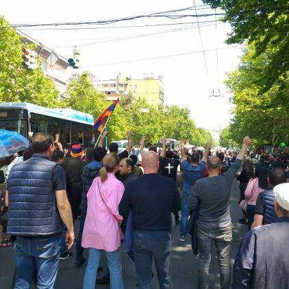 Ցուցարարները փակեցին Մաշտոցի պողոտան