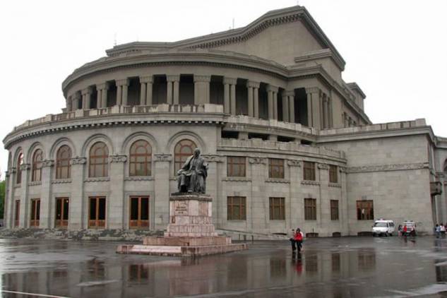 ԱԺԲ-ն նորից բրոնյա է արել Ազատության հրապարակը