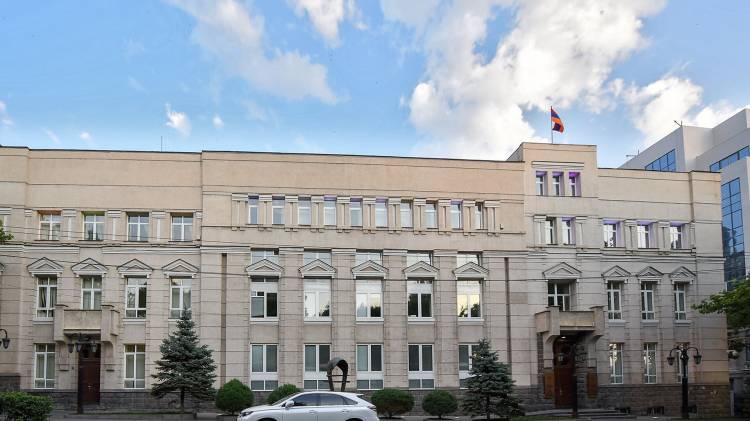 «Հրապարակ». Առանց մրցույթի վաճառեցին Լեհաստանին, որ ռուսներին, իրանցիներին ու չինացիներին վտարեն մեր երկրից