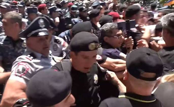 Քանի ոստիկան է տեղափոխվել հիվանդանոց