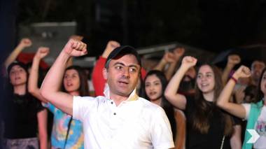 «Հրապարակ». Վազգեն Մանուկյանը ծեր է, Իշխանը՝ կոլոտ, Քոչարյանն ու Սերժը՝ նախկին