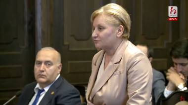 Իսկ ի՞նչ են դրել Սեդա Սաֆարյանի «վզին»