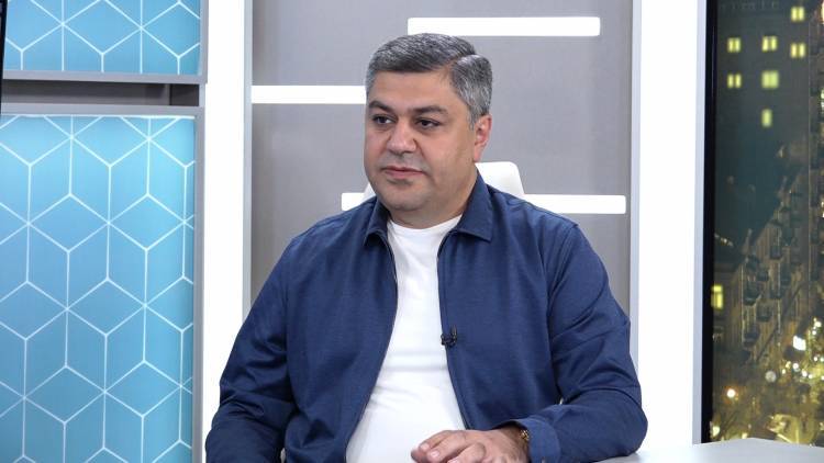 «Հրապարակ». Ես անելիք չունեմ մի խորհրդարանում, որտեղ ծափահարում են մեկին, ով ասում է,  որ պետք է իջեցնել Արցախի կարգավիճակի նշաձողը