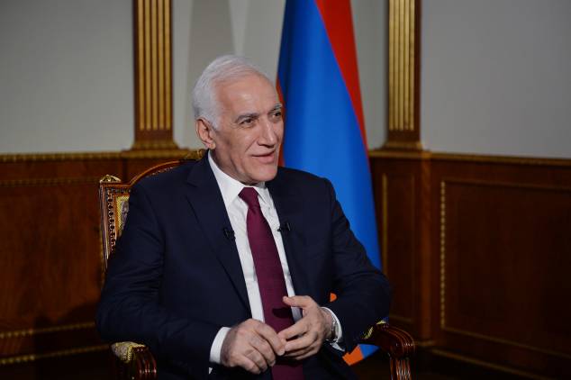 Նախագահ՝ առանց կարծիքի եւ դիրքորոշման