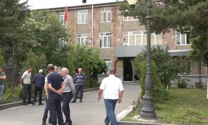 Նոր մանրամասներ Ապարանի դեպքերից․ «Էս մարդիկ Ապարանում պիտի չապրեն»