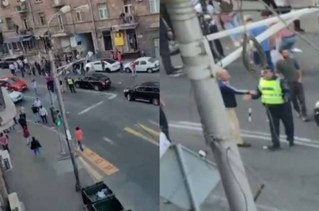 Փաշինյանի շարասյունն անցնելուց 20 րոպե առաջ արգելում են փողոցը հատելը