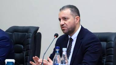 Պտույտ մը Հայաստանի նախարարություններու մեջ. մաս II