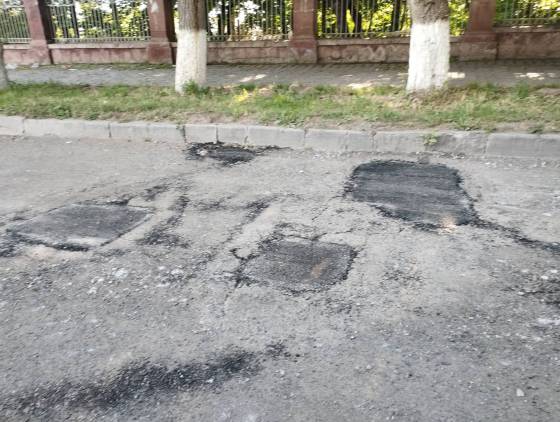 Փաշինյանի այցին ընդառաջ փոսալցում են արել