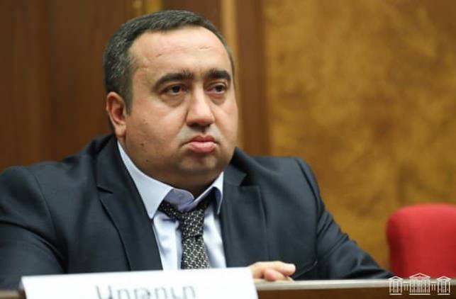 Ով է փոխարինելու Արթուր Դավթյանին