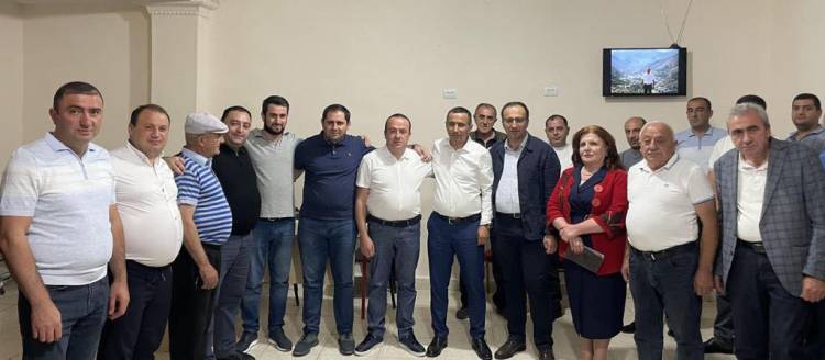 «Հրապարակ». Արայիկ Հարությունյանի եւ ՔՊ-ական պատգամավորների խայտառակ ֆիասկոն