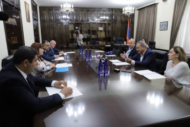 Համահայկական խաղերի մասնակիցներն այստեղ ծանոթանում, ընկերանում են, նաեւ՝ ամուսնանում