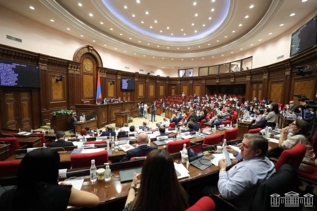 «Հրապարակ». Իշխանությունը խրամատավորվել է, ընդդիմության շարքերում դեռ անորոշություն է