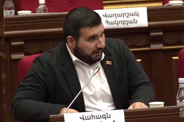 «Հրապարակ». ՔՊ-ական պատգամավորին հեռացրել են բուհից