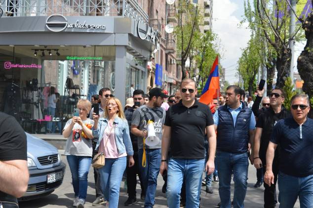«Հզոր համայնք», «Զորավոր համայնք» եւ «Ազգ-համայնք»