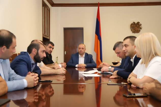 Քրեական ենթամշակույթը վերադարձել է Վանաձոր եւ բազմել քաղաքապետարանում