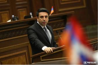 Մի եկեք, էլի, դահլիճ, որ գալիս եք՝ ո՞ւմ ա պետք․ Ալեն Սիմոնյանը՝ ընդդիմությանը