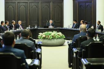 Ինչո՞ւ է երկու անգամ հետաձգվել կառավարության նիստը 