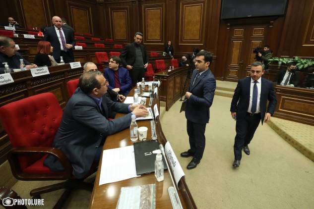 «Հրապարակ». Կվերադառնա՞ ընդդիմությունն ԱԺ, թե՞ ոչ