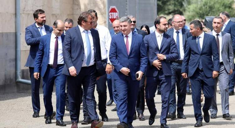 «Հրապարակ». Ինչու է խորհրդականը հայտնվել մարզպետի «սև ցուցակում»