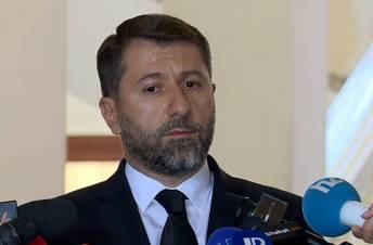 «Հրապարակ». Անդրեասյանին լրացուցիչ մեքենա ու թիկնապահներ են ուղեկցում (լուսանկար)