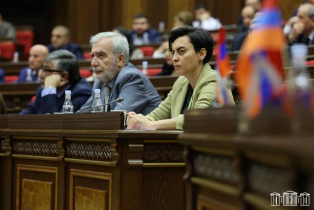 «Հրապարակ». Օրենսդիր մարմնի այսպիսի դեգրադացիա անգամ Շմայսի ու Լֆիկի ժամանակներում չի եղել