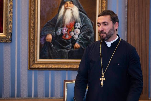 «Հրապարակ». Հոգեւորականի առաքելության մեջ չի մտնում, որ ասի՝ այս քաղաքական ուժին մերժեք, մյուսին՝ հարեք
