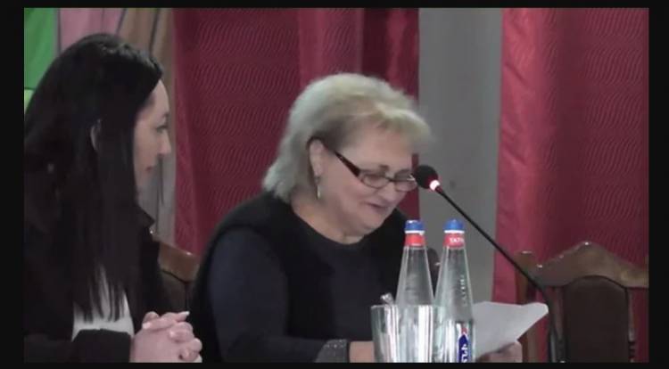 «Հրապարակ». ՔՊ-ին աջակցելու համար ուսուցչուհին հեռախոս է նվեր ստացե՞լ